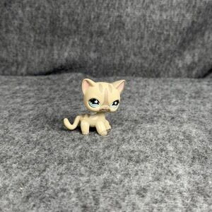 Littlest Pet Shop Beige Grey Cat #468 Figure Hasbro‎ Blue Eyes 2004 LPS Toy